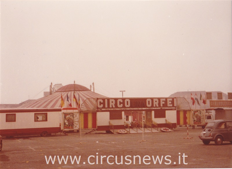 Circo Lina Orfei ad Asti nel 1978 - foto di Manuel Roncallia Circo Lina Orfei ad Asti nel 1978 - foto di Manuel Roncallia
